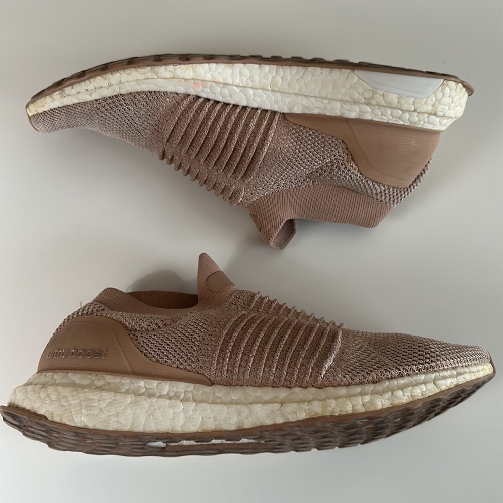 ADIDAS ULTRA BOOST LACELESS